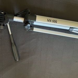 Very nice fully adjustable and stable tripod